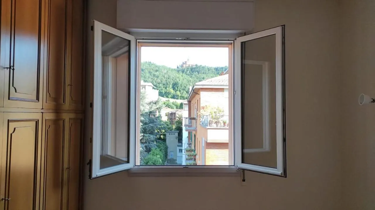 Camere In Appartamento Condiviso Vista San Luca Bologna 0*,  Italy